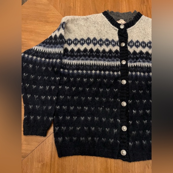 Vintage WOOLRICH Women’s Fair isle Nordic Wool Sweater Silver Button Blue USA - Picture 2 of 8